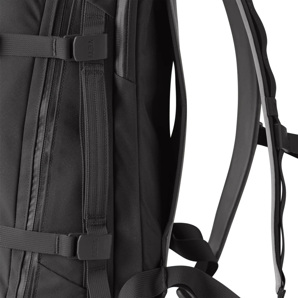 YETI Crossroads 27L Backpack